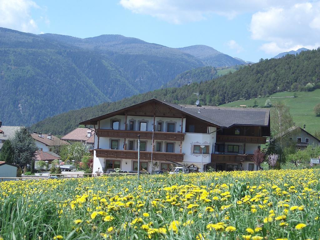 Hotel Rosenheim Rodeneck Exterior foto