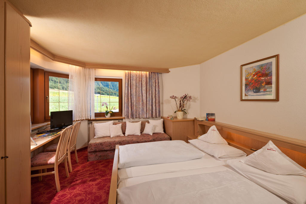 Hotel Rosenheim Rodeneck Zimmer foto